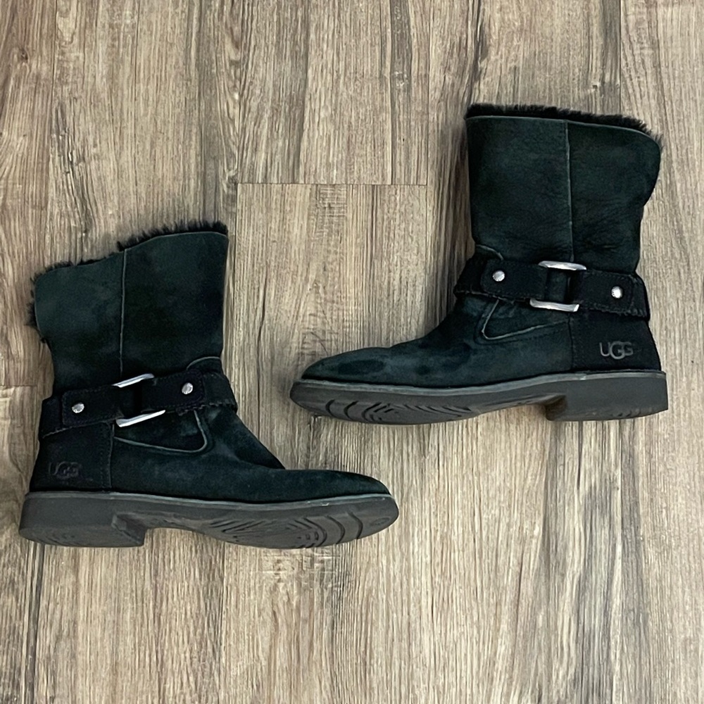 UGG | Women Black Boots  sz 9